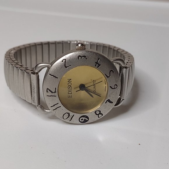 Very Cool Edison Silver Tone Metal Stretch Band Watch - Picture 8 of 12